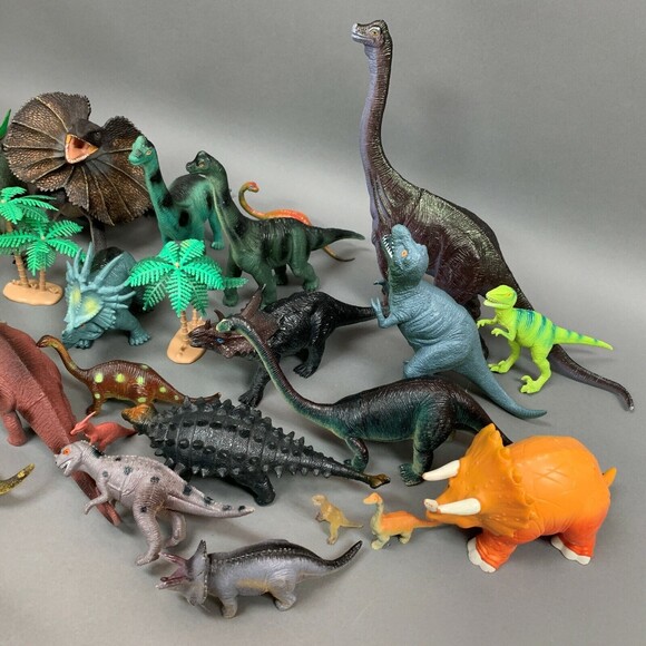 Variety of Toys Dinosaurs Hard Plastic Lot of 31 Pretend Play - Picture 10 of 10